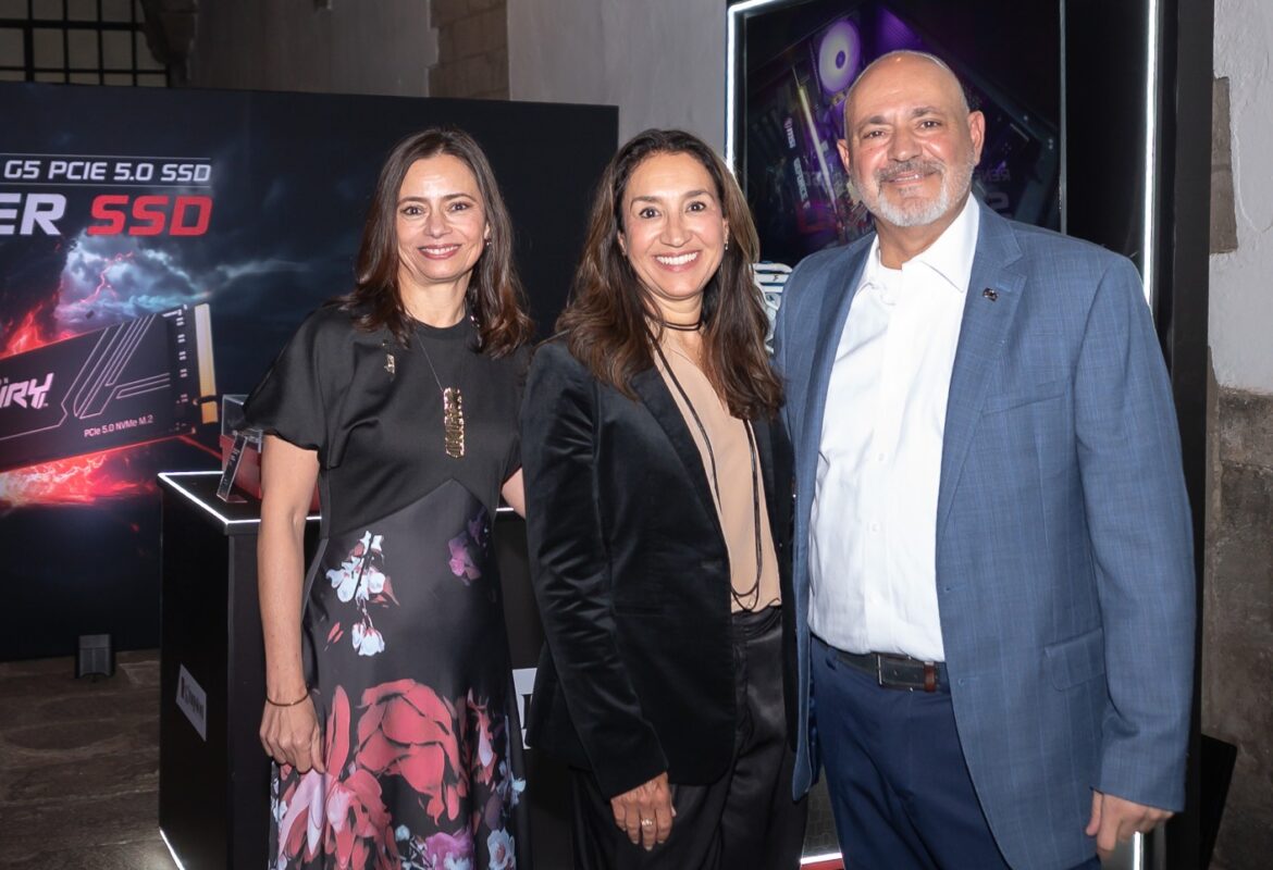 Cristina Carbajal- Carolina Maldonado- Oscar Martínez